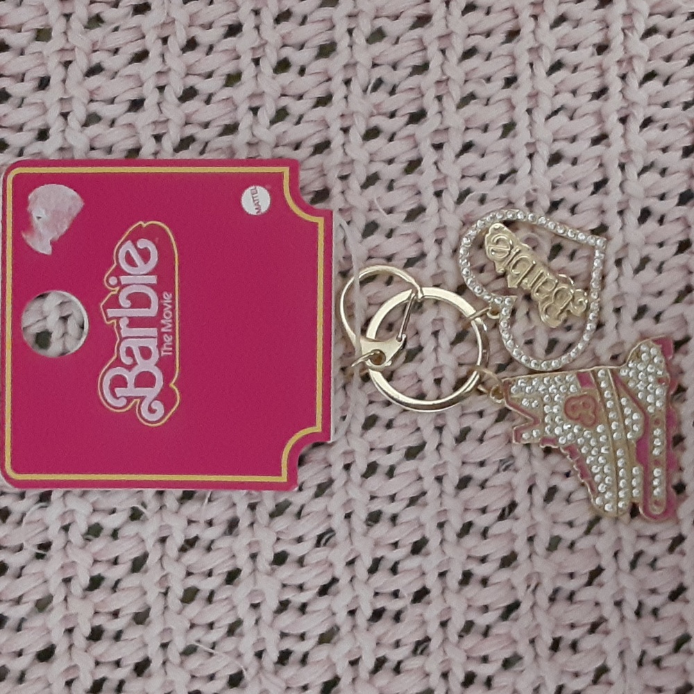 Barbie Rollerblade/Heart Keychain